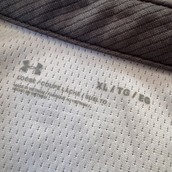 Under Armour Polo T Shirt 100% Polyester Men Size XL Loose Fit - Picture 4 of 4